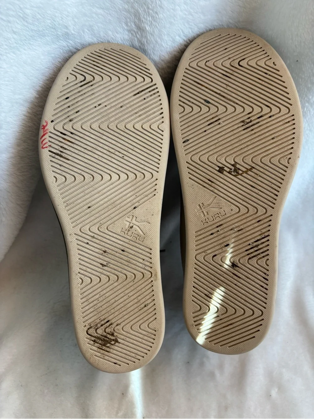 Kuru Roam Classic Court Women’s Sneakers‎ Size 7.5